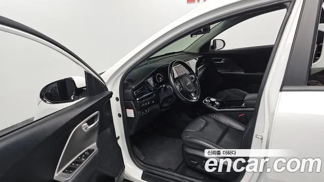 Kia Niro — Фото автомобиля 2