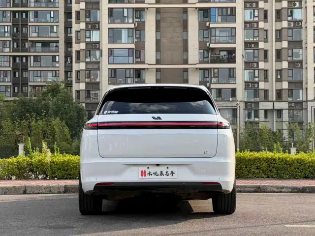 Li Auto L7 — Фото автомобиля 10