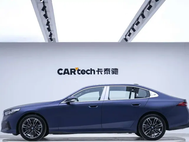 BMW 5 Series — Фото автомобиля 4