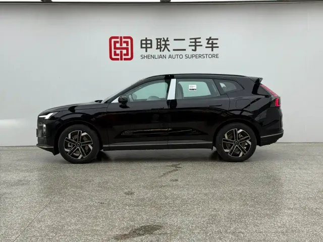 Volvo XC70 Plug-in Hybrid — Фото автомобиля 4