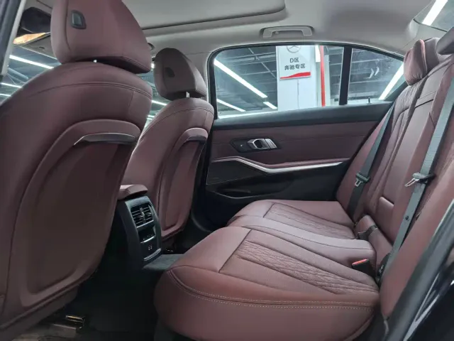 BMW 3 Series — Фото автомобиля 8