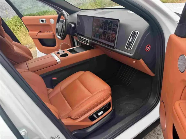 Li Auto L7 — Фото автомобиля 13