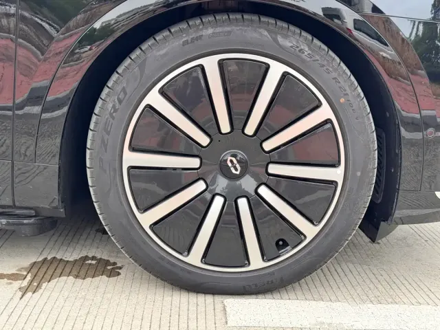 AITO Wenjie AITO M9 2026 Extended Range Ultra Edition 52kWh 6-seater — Фото автомобиля 12