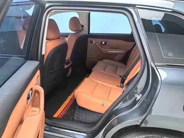 Leapmotor C10 — Фото автомобиля 5