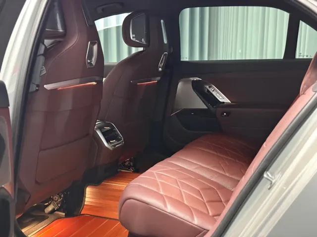 BMW i7 — Фото автомобиля 8