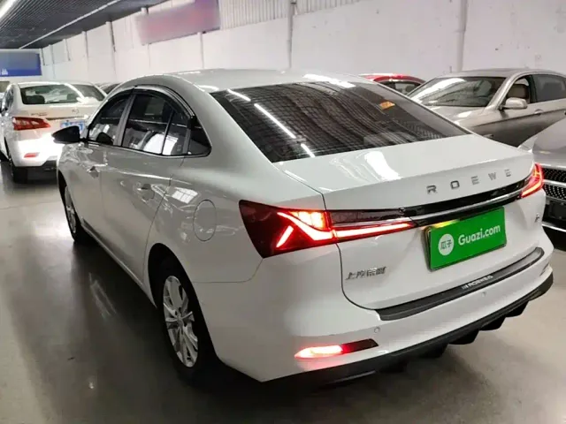 Roewe i5 — Фото автомобиля 4