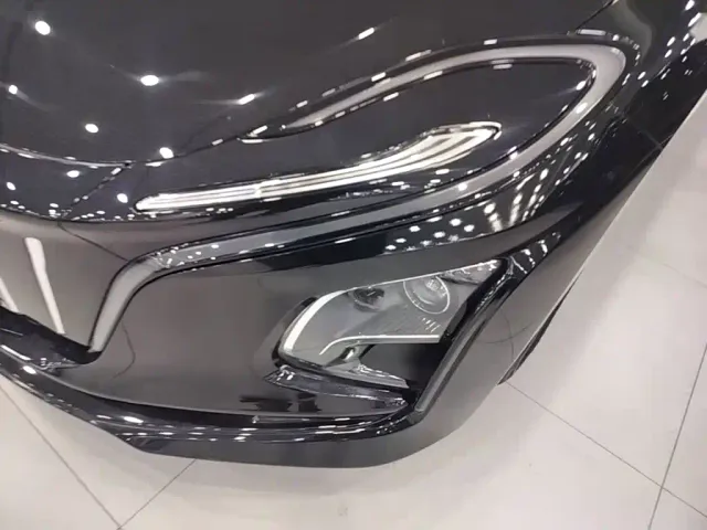 Hongqi E-QM5 — Фото автомобиля 23