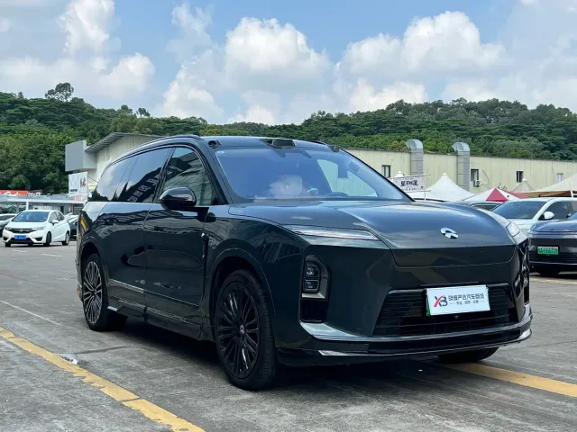 Nio ES8 — Фото автомобиля 3