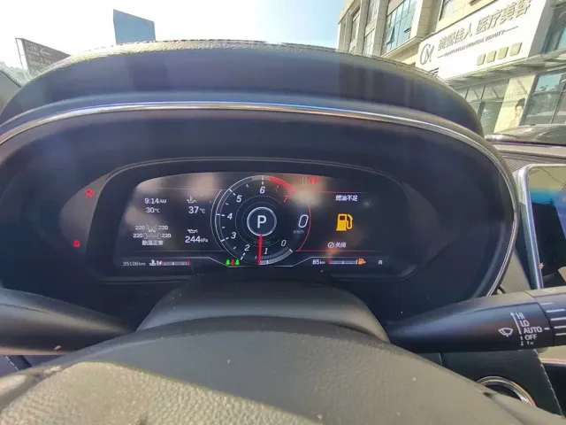 Cadillac CT5 — Фото автомобиля 9