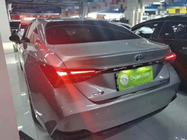 Toyota Avalon — Фото автомобиля 4