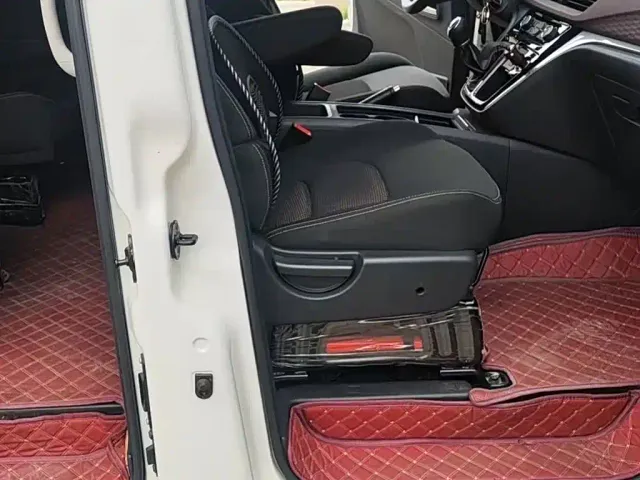 JAC Refine M3 — Фото автомобиля 3