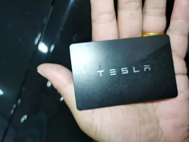 Tesla Model Y — Фото автомобиля 8