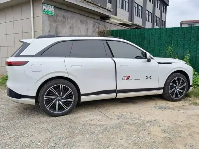 Xpeng G9 — Фото автомобиля 5