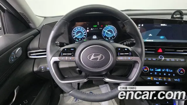 Hyundai AVANTE Inspiration — Фото автомобиля 15