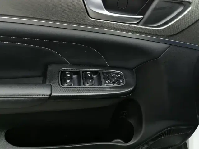 Haval M6 — Фото автомобиля 9