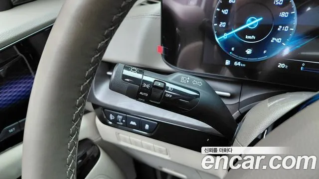 Kia Carnival Generation 4 — Фото автомобиля 30