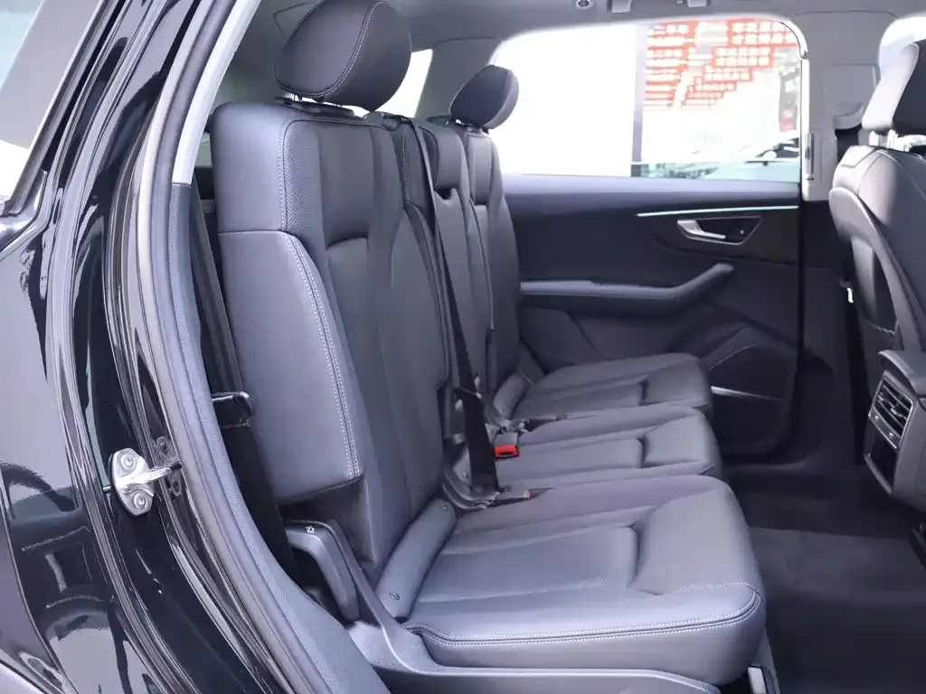 Audi Audi Q7 2025 55 TFSI quattro S line Sport — Фото автомобиля 22