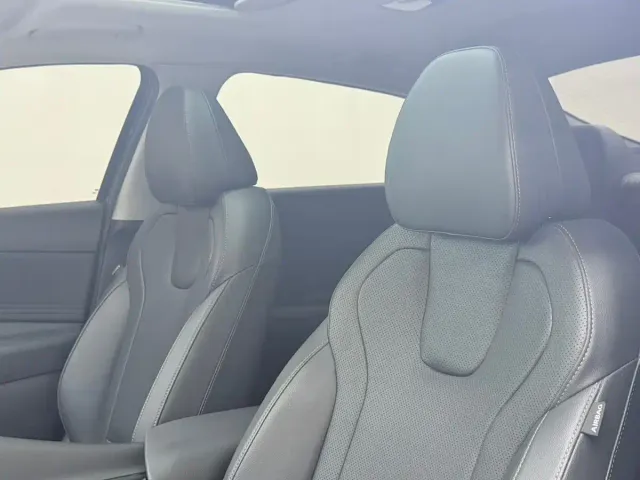 Hyundai Elantra — Фото автомобиля 16