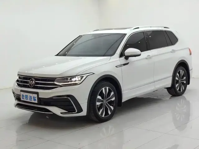 Фотография автомобиля — Volkswagen Tiguan L