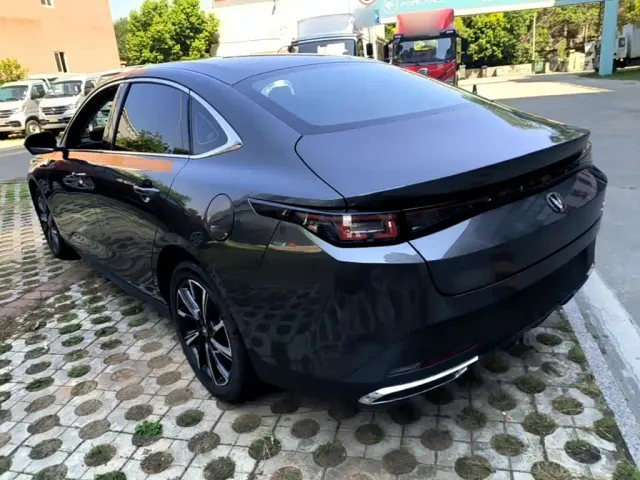 Changan Eado — Фото автомобиля 4