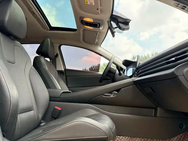 Hyundai Elantra — Фото автомобиля 13