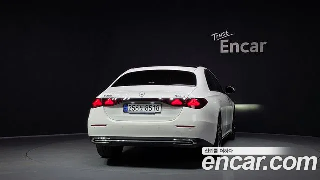Mercedes-Benz E-Class E-класс W214 E300 4MATIC Exclusive — Фото автомобиля 4