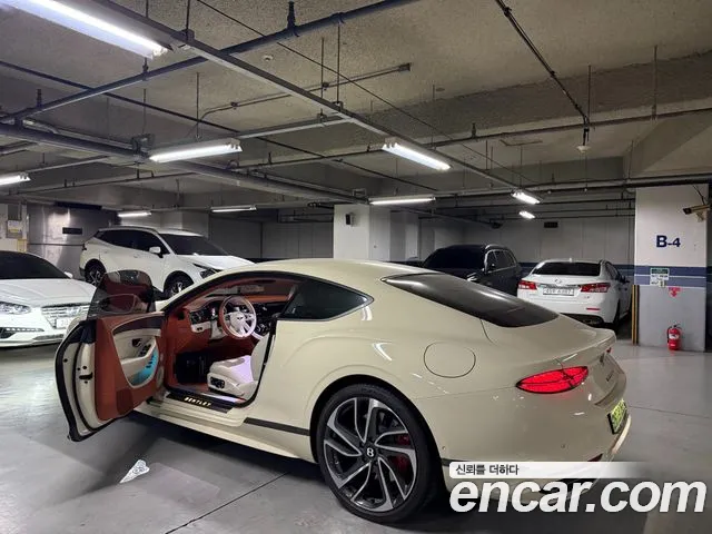 Bentley Continental — Фото автомобиля 6