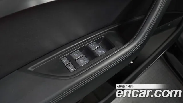 Audi e-tron — Фото автомобиля 23