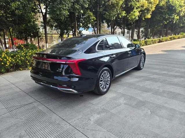 Hongqi H5 — Фото автомобиля 10