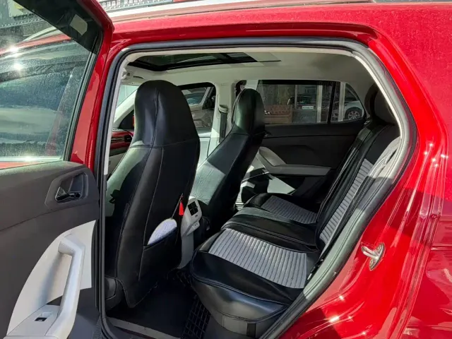 Volkswagen T-Cross — Фото автомобиля 10