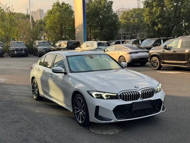 BMW 3 Series — Фото автомобиля 3