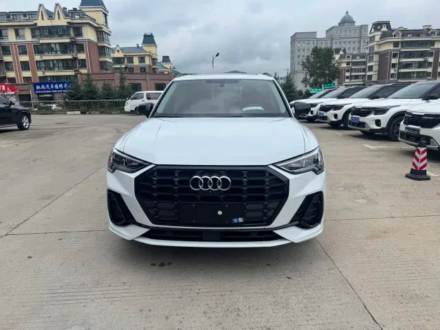 Audi Q3 — Фото автомобиля 2