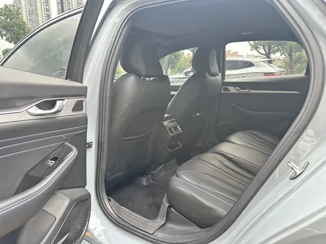 Geely Xingrui — Фото автомобиля 9