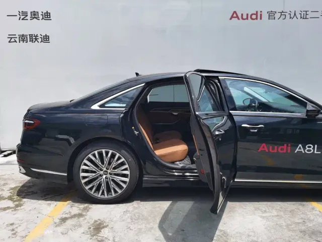 Audi A8 — Фото автомобиля 23