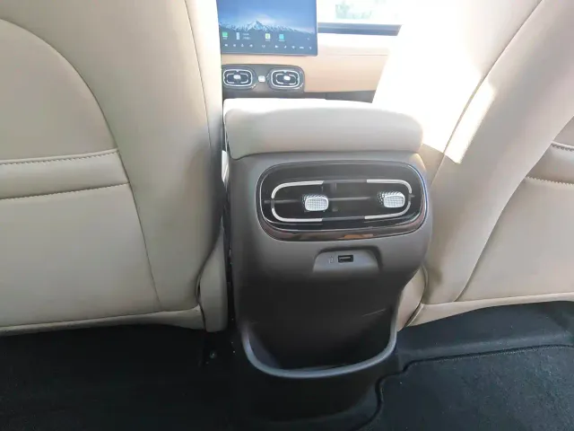 GAC Aion UT — Фото автомобиля 17