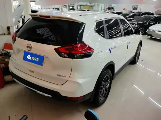 Nissan X-Trail — Фото автомобиля 3