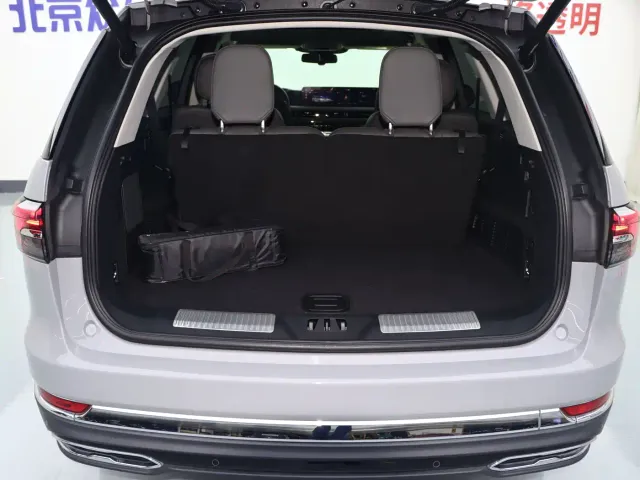 Lincoln Aviator 2024 3.0T V6 AWD Elegance 6-Seater — Фото автомобиля 21