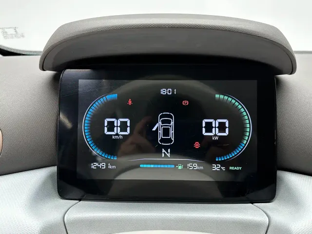 Leapmotor T03 — Фото автомобиля 9