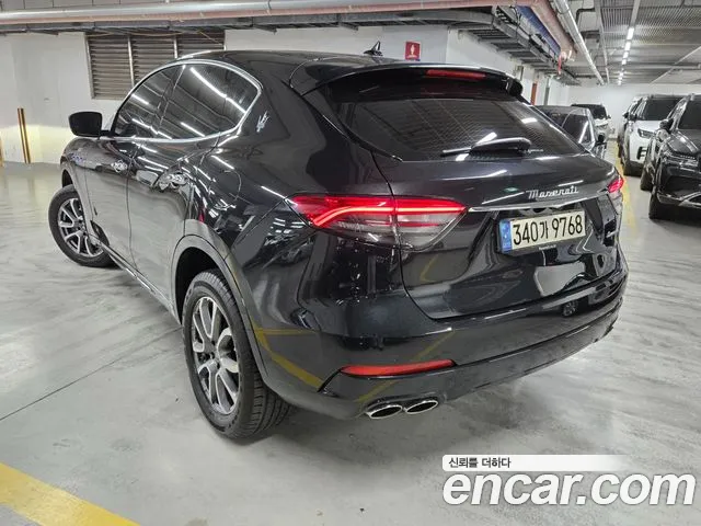 Maserati Levante — Фото автомобиля 2