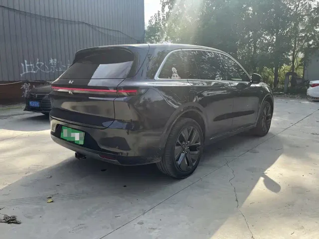 Li Auto L6 — Фото автомобиля 10