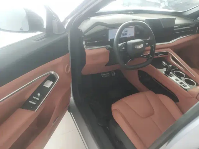 Geely Boyue — Фото автомобиля 15