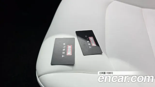 Tesla Model Y — Фото автомобиля 25