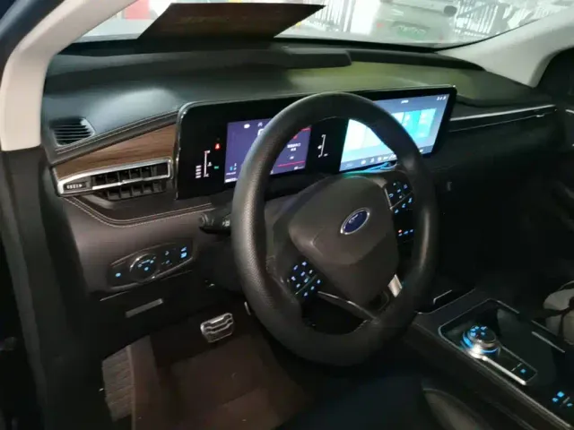 Ford Edge — Фото автомобиля 9