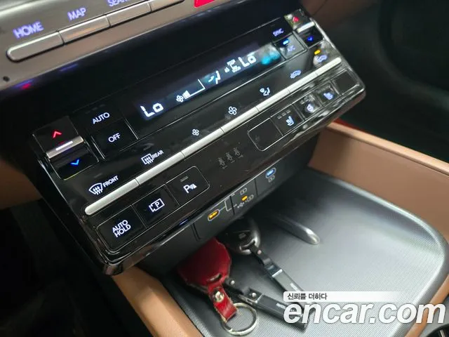 Hyundai Grandeur Grandeur (GN7) 2.5 Бензин 2WD — Фото автомобиля 15
