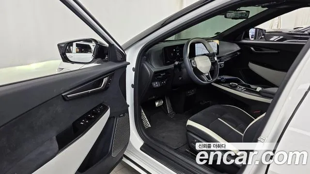 Kia EV6 — Фото автомобиля 15