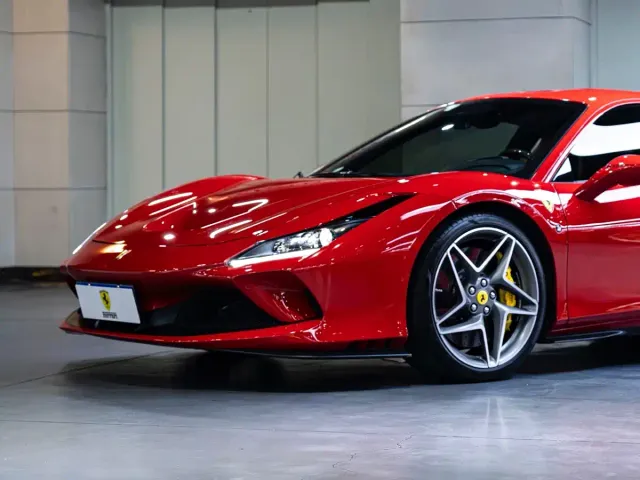 Ferrari F8 — Фото автомобиля 9
