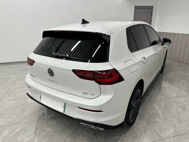 Volkswagen Golf — Фото автомобиля 4