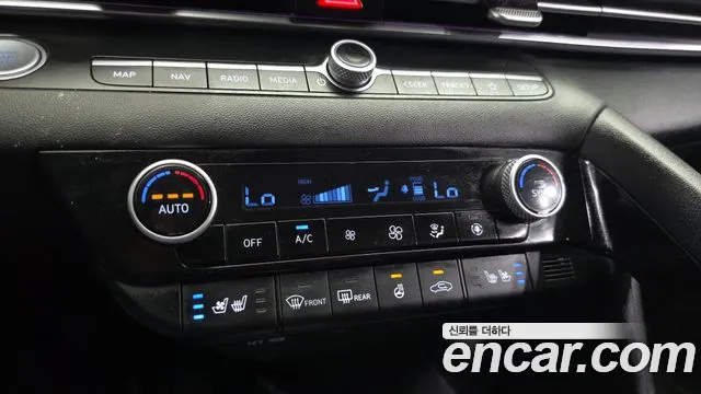 Hyundai AVANTE Avante (CN7) — Фото автомобиля 16