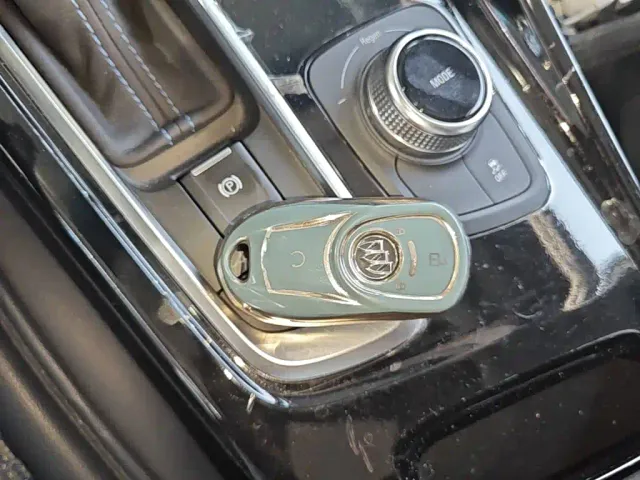Buick Velite 6 — Фото автомобиля 8