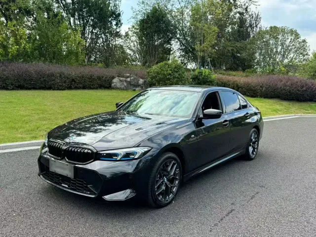 Фотография автомобиля — BMW 3 Series